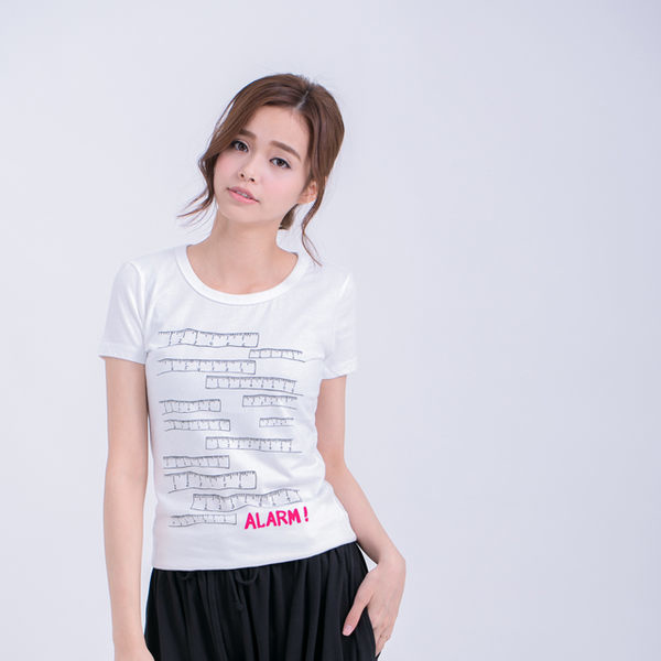 小提醒Alarm 短袖 蜜桃棉 女T 純白