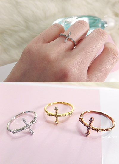 [現貨] 老金愛十字架戒 (金色)