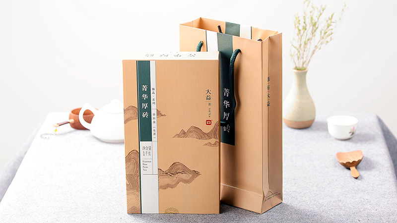 2013年大益茶普洱生茶菁華厚磚1301批1000克茶磚