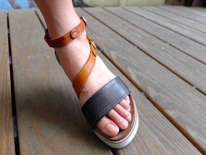 【擁抱豔陽天】全真皮手染軟牛皮小厚底繫踝繞帶涼鞋