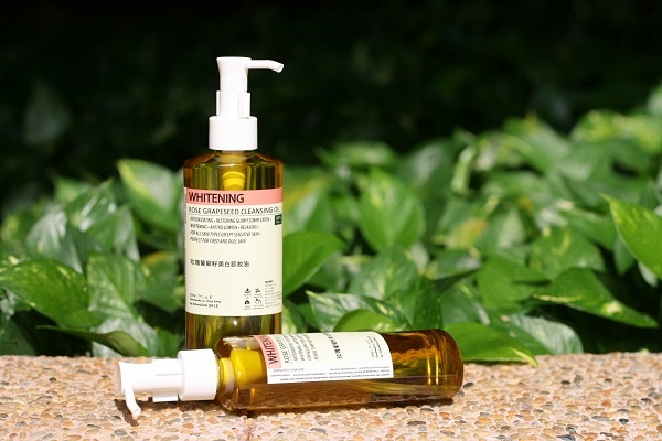 玫瑰葡萄籽美白卸妝油 WHITENING ROSE GRAPESEED CLEANSING OIL 200ML