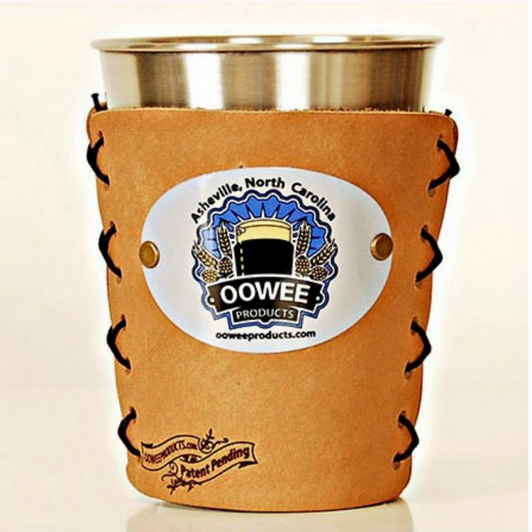 CupsCo-Oowee 金屬銘牌手工皮革杯套