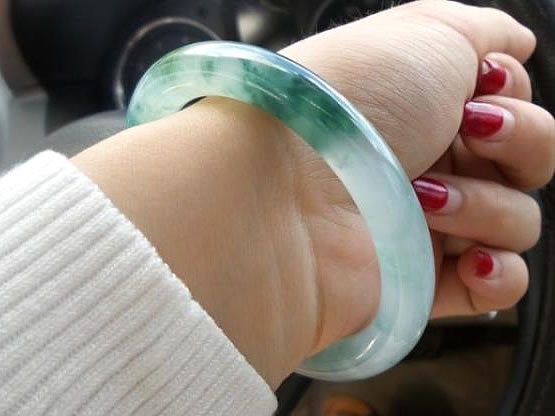 冰種飄綠花圓條鐲(圓骨)