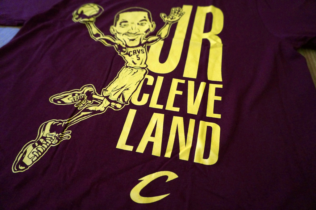 Adidas 克里夫蘭騎士隊 J.R. Smith Slogan Caricature  短T-Shirt