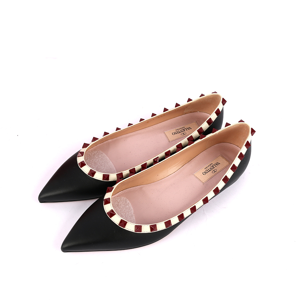 【Valentino】羊皮紅鉚釘ROCKSTUDS平底鞋(黑+粉綠邊) JW2S0403VHE L41