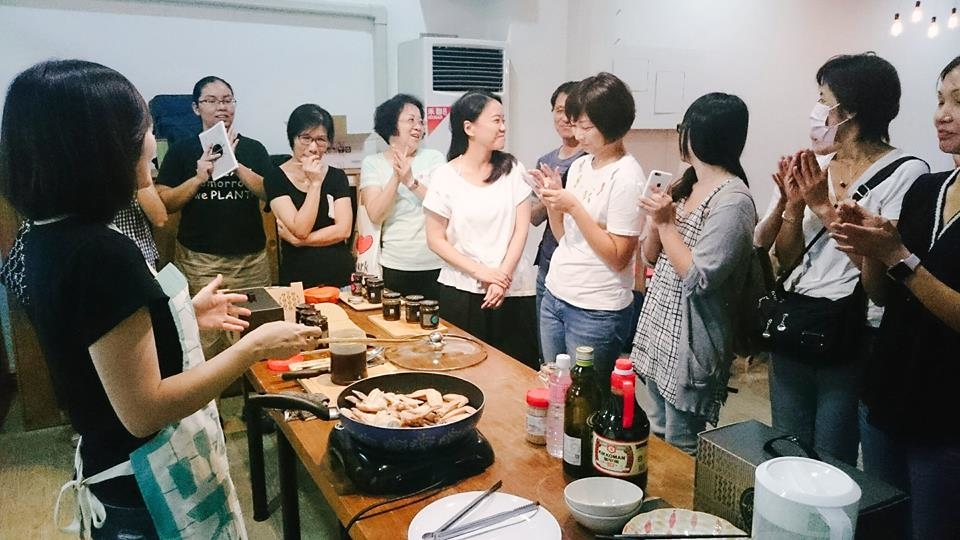 閒聊話家常 分享廚藝經驗