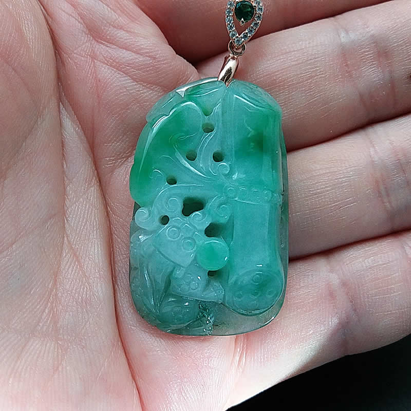 J143 極品冰種油青帶陽綠如意富竹吊墜