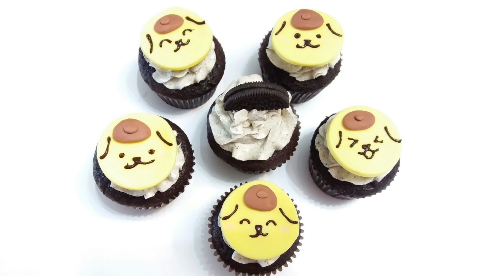 布甸狗糖皮奶油霜杯子蛋糕