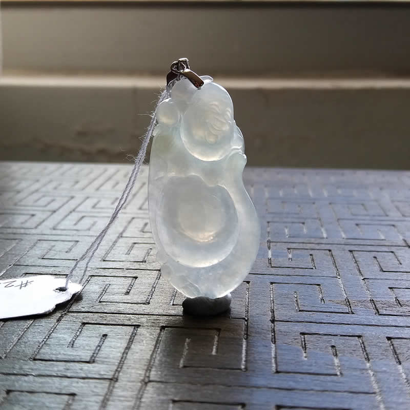 J190 白冰種消遙佛玉吊墜(翡翠A玉)