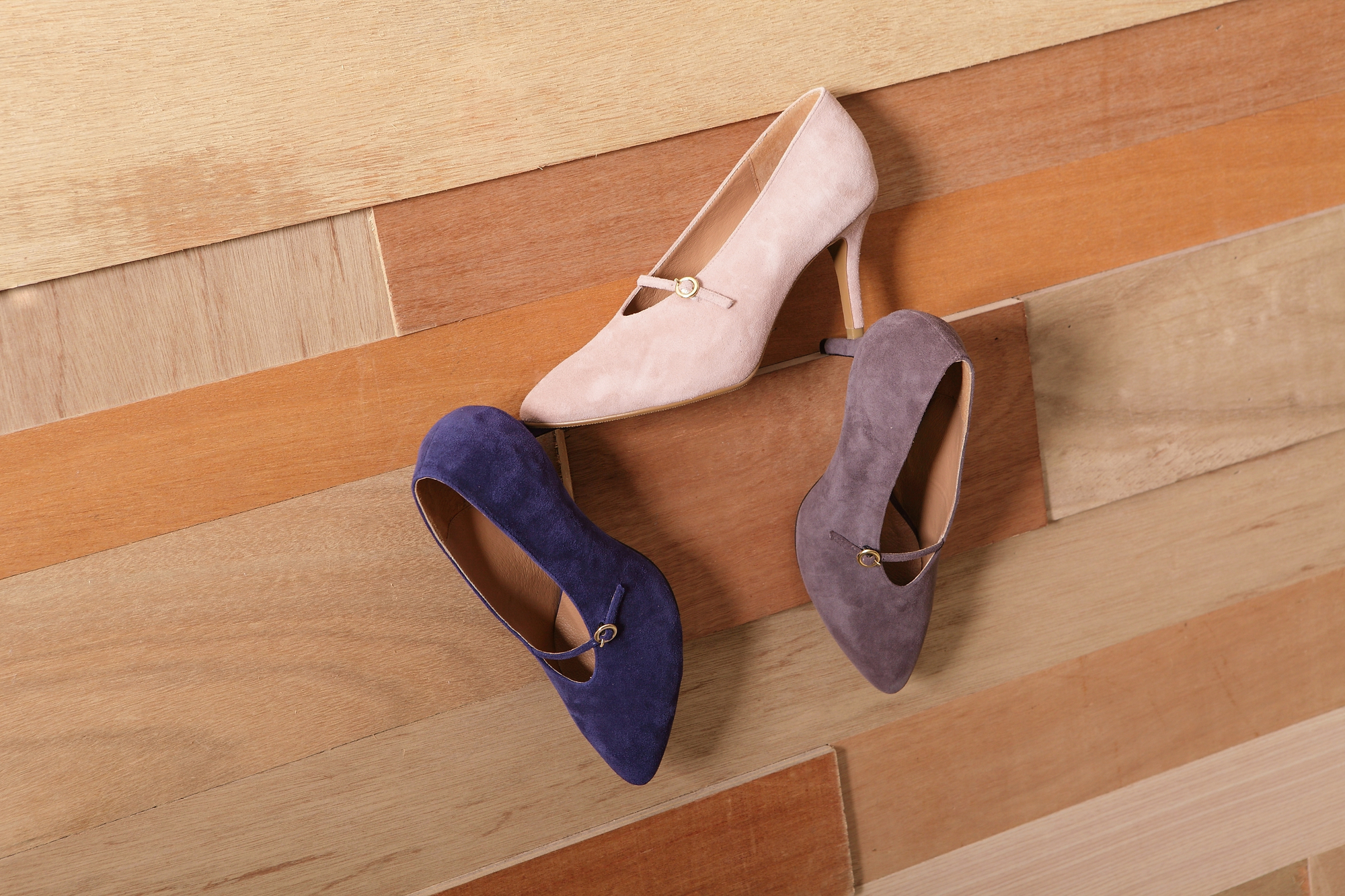 Charlotte 復古V型高跟鞋(三色) MIT款