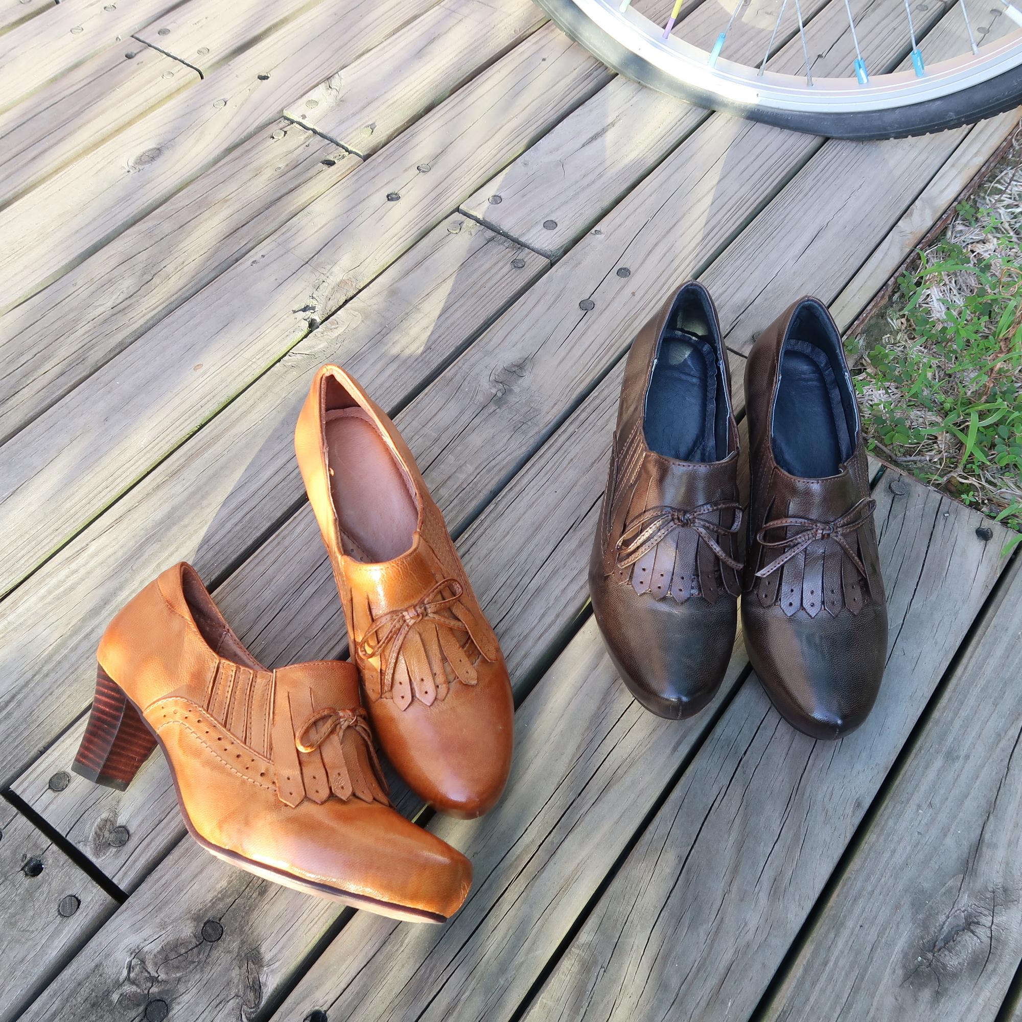 【公爵夫人】雙色擦色羊皮英倫風流蘇蝴蝶結粗跟踝靴