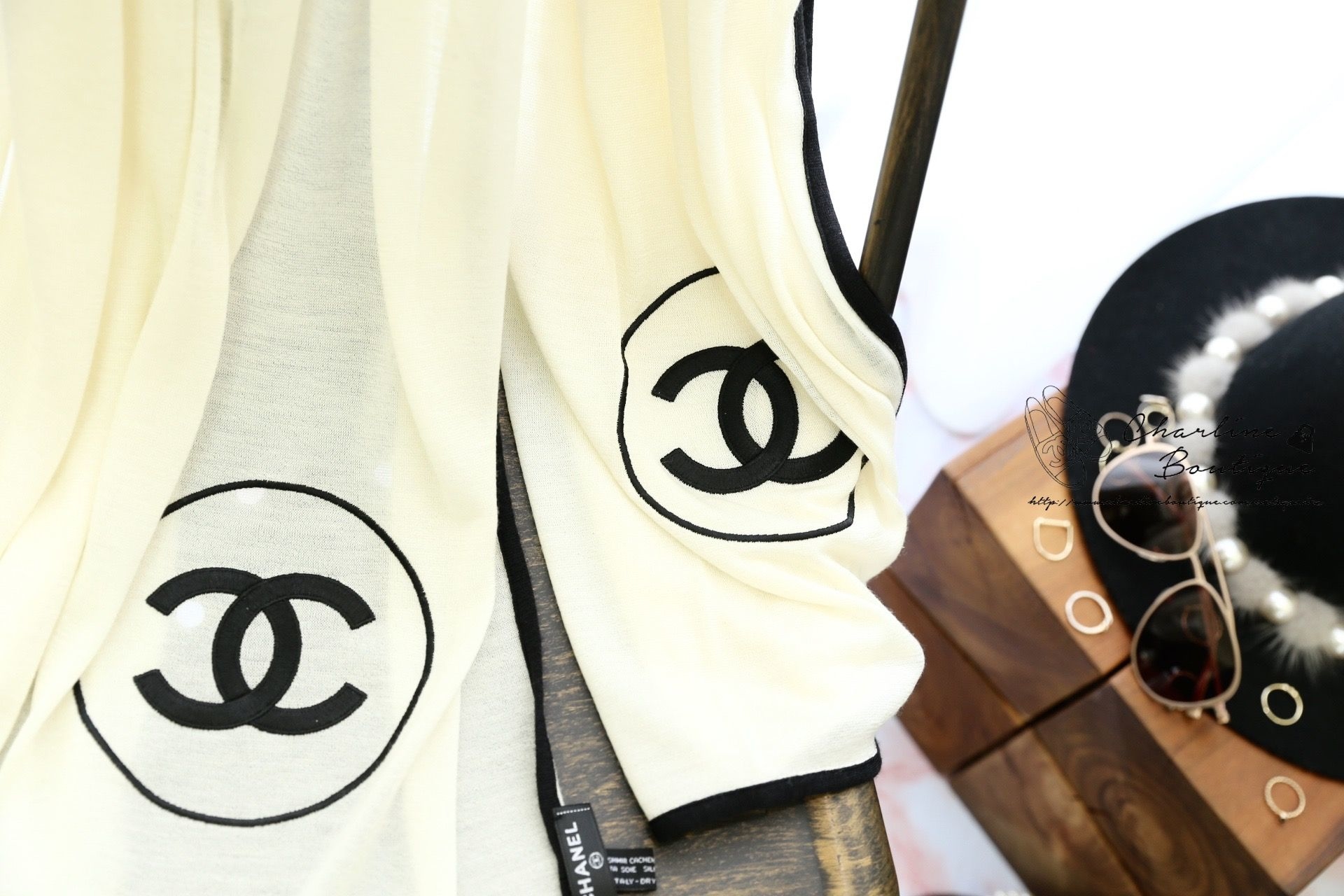 Chanel Cashmere Scarf 白底黑CC喀什米爾披肩