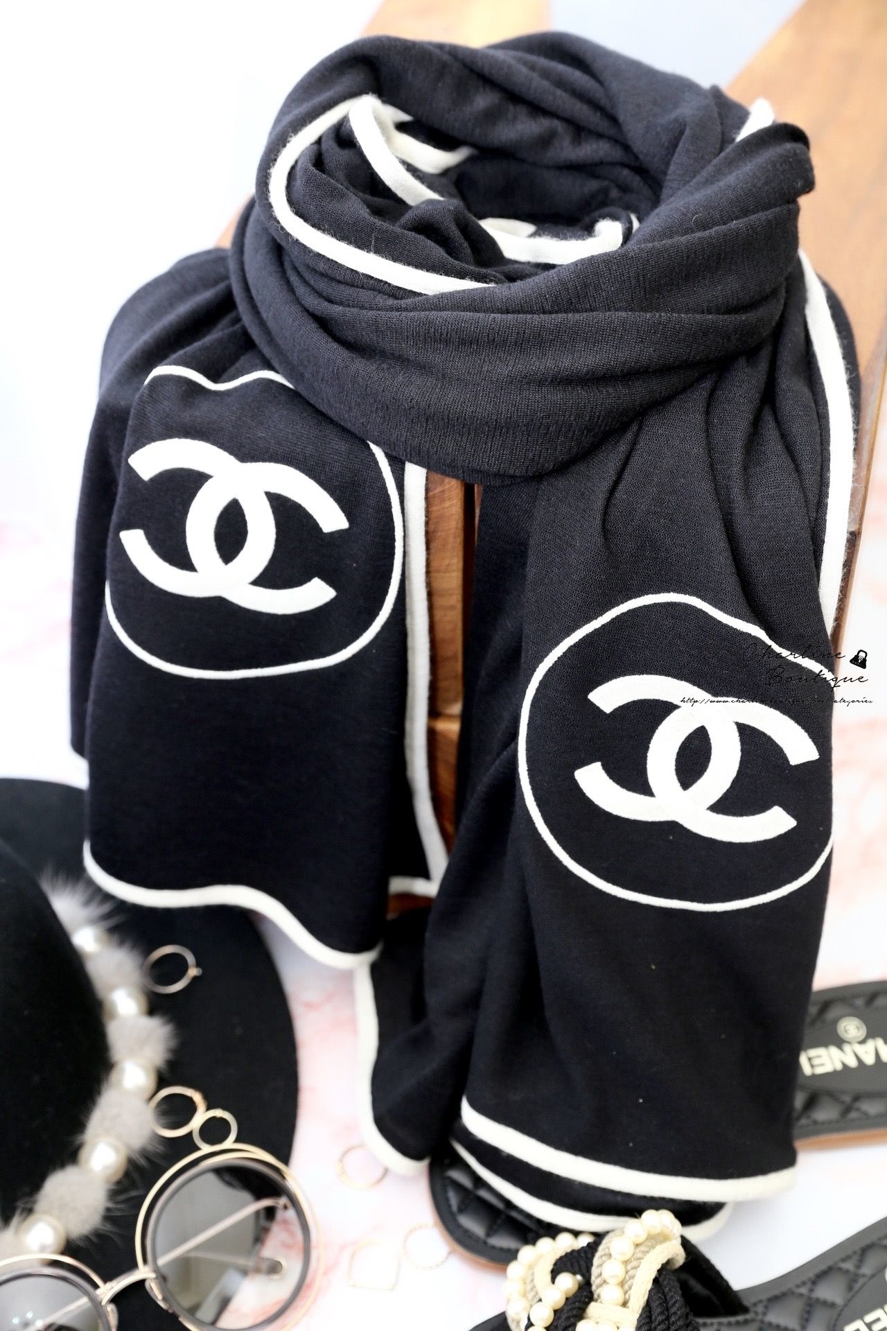 Chanel Cashmere Scarf 黑底白CC喀什米爾圍巾