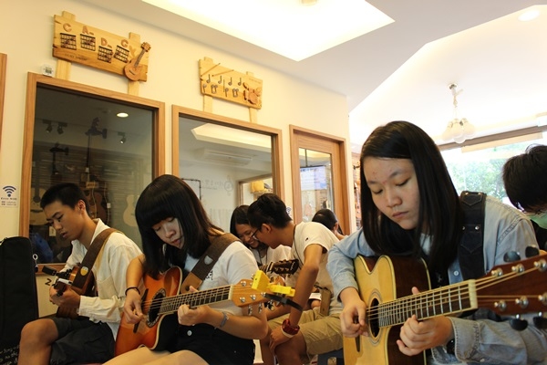 黃彥陸老師的雙吉他伴奏編制講座-上課剪影