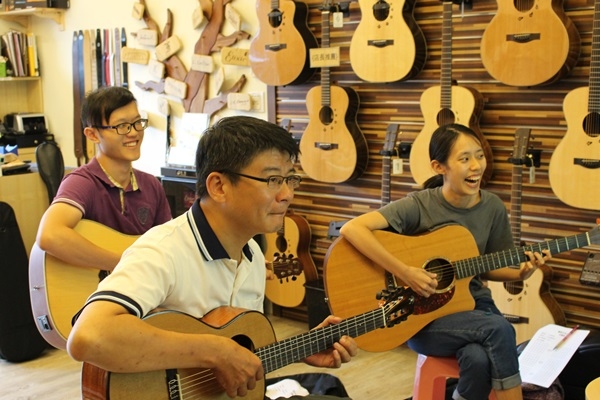 黃彥陸老師的雙吉他伴奏編制講座-上課剪影