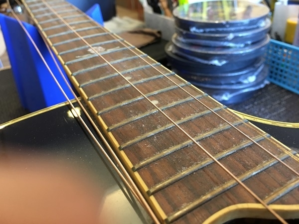 吉他保養Fret清潔