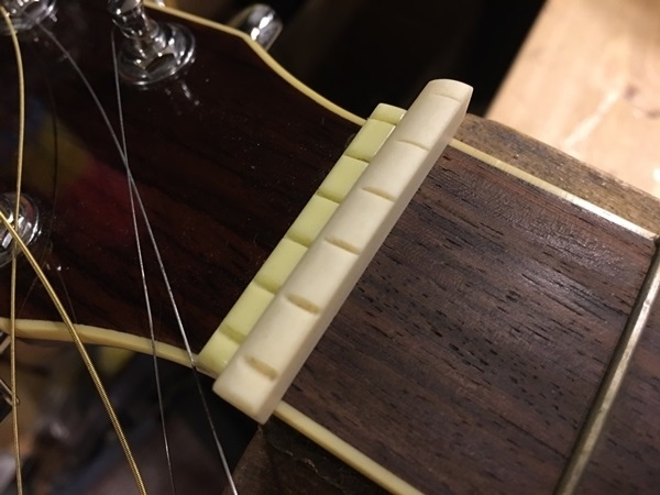 塑料吉他上弦枕更換牛骨吉他上弦枕