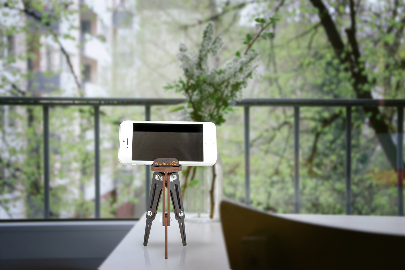 PaperShoot D.I.Y Wooden Tripod - for camera, phone and business card, gift  - Shop Paper Shoot Cameras - Pinkoi, image size:1567x1045