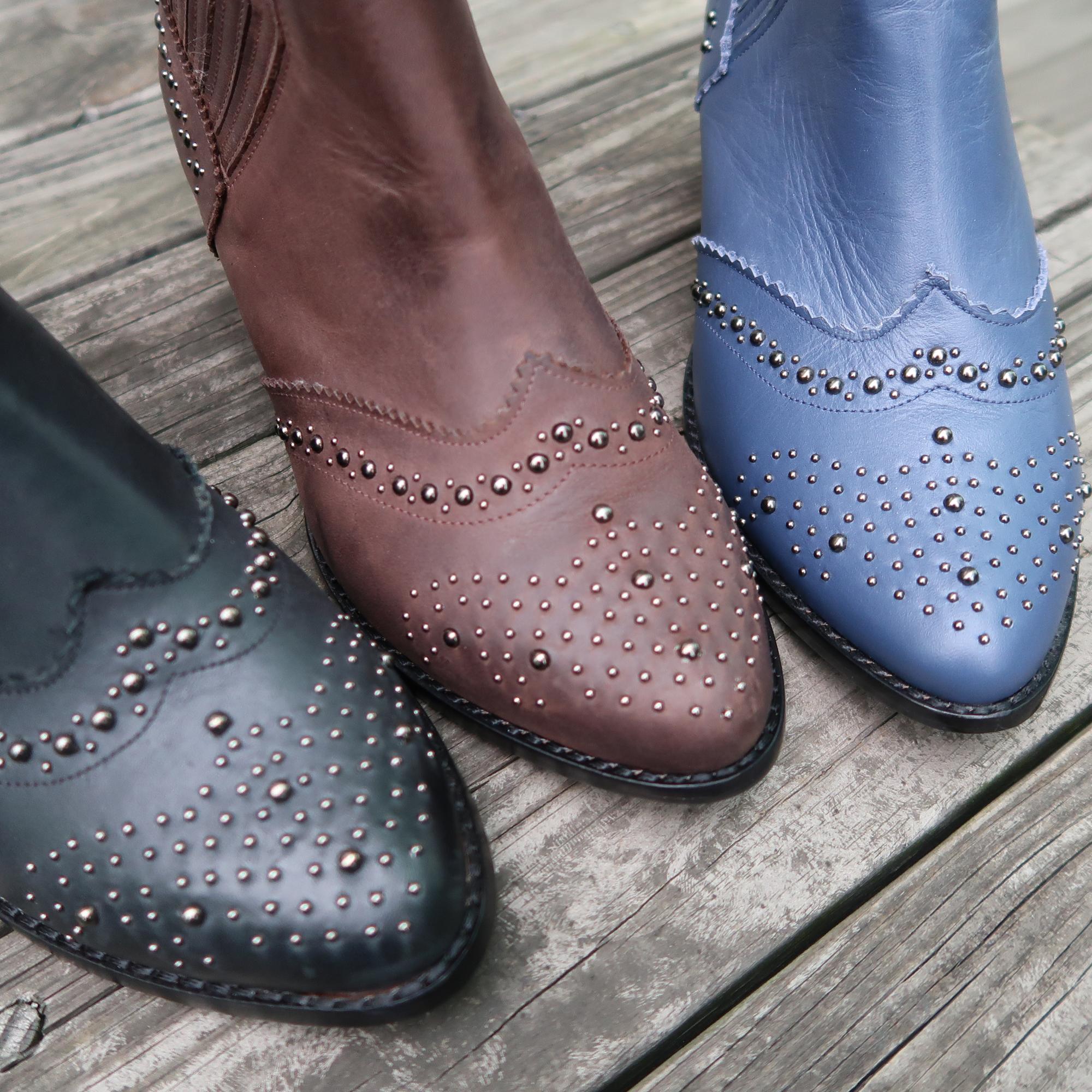 【步步精彩】牛皮鉚釘隱藏風琴摺粗木跟踝靴