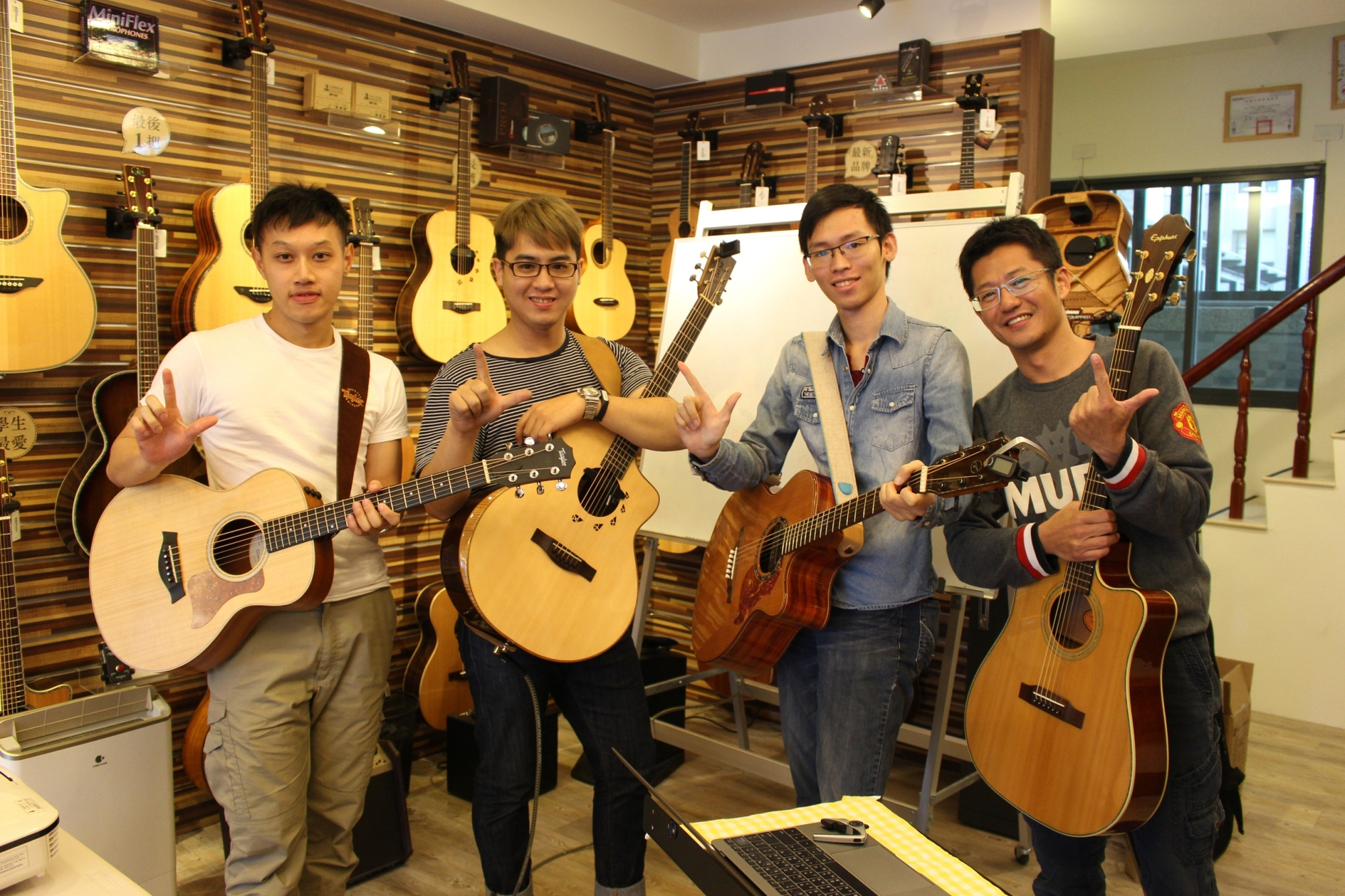 黃彥陸老師的突破基本伴奏的吉他職人講座-上課剪影