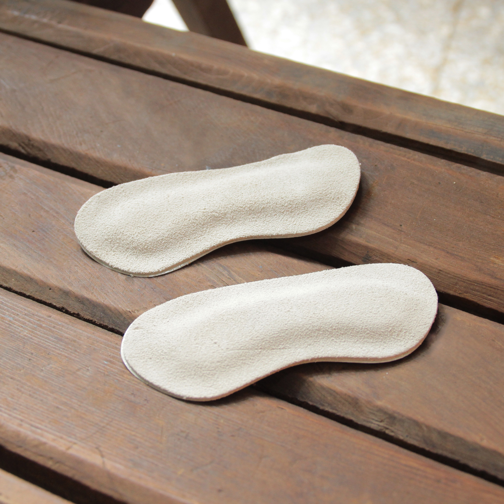 鞋材｜柔軟真皮後踵貼