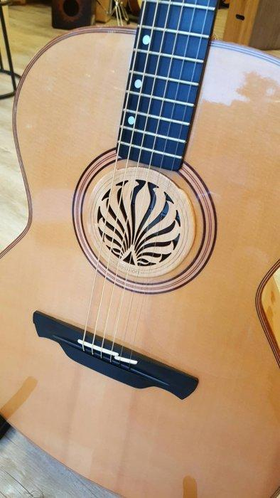 吉他實木響孔蓋 - 孔雀開屏 美化 好看 質感提升 實木