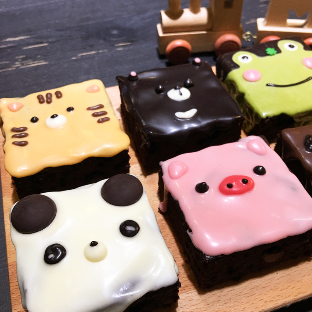 Brownie Zoo-6 into paperback - Cake & Desserts - Fresh Ingredients Multicolor