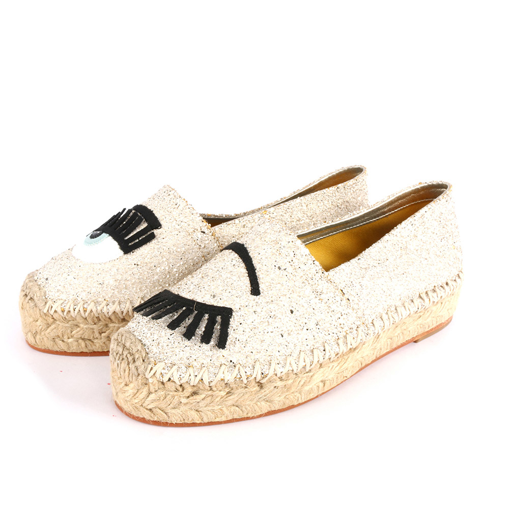 【CHIARA FERRAGNI】眼睛草編鉛筆鞋