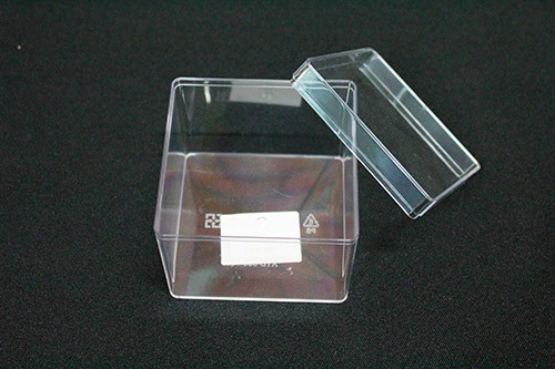 ˊ正方形塑膠盒