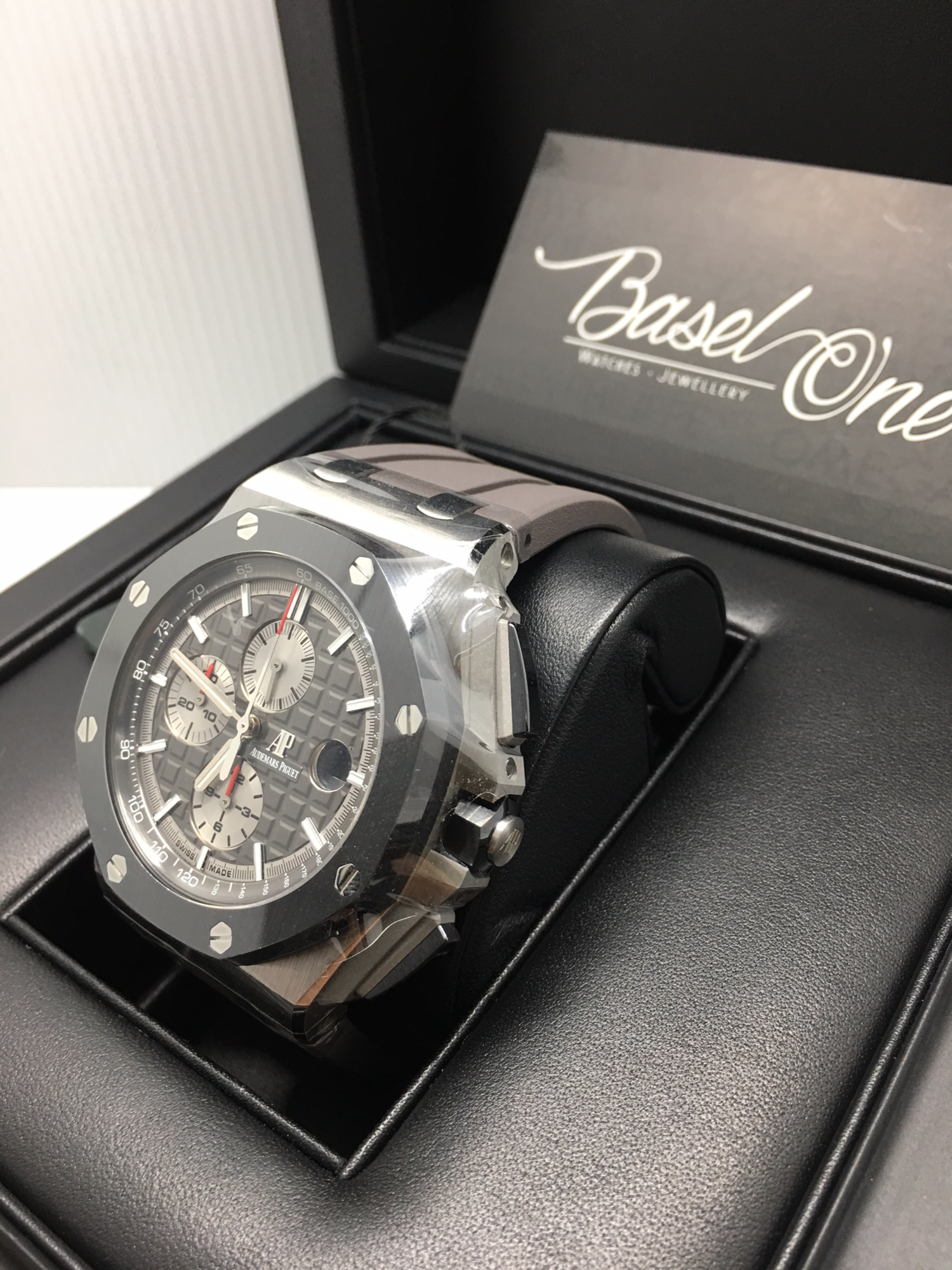 BRAND NEW AUDEMARS PIGUET 26400io GREY DIAL RUBBER STRAP ROYAL OAK OFFSHORE CHRONOGRAPH PANDA 44MM