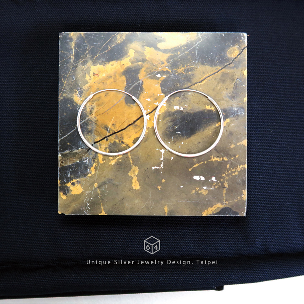 圈式/C型耳環  圓形(25mm)  925純銀耳環-64DESIGN