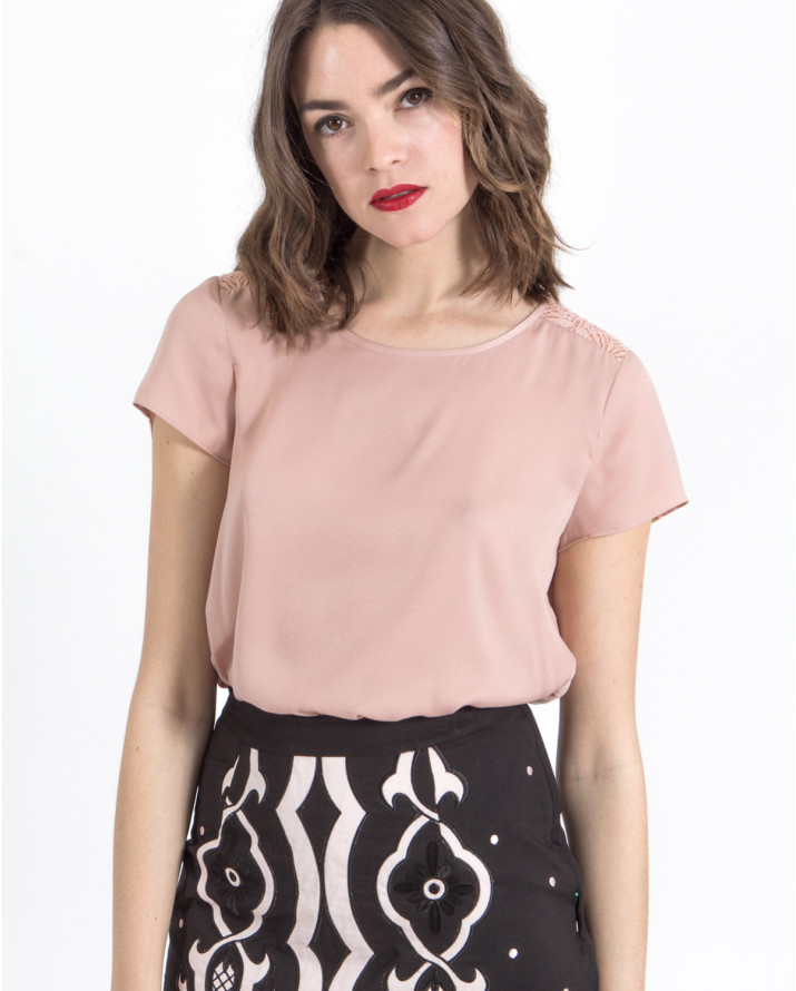 【silvian-heach】蕾絲拼接短袖上衣