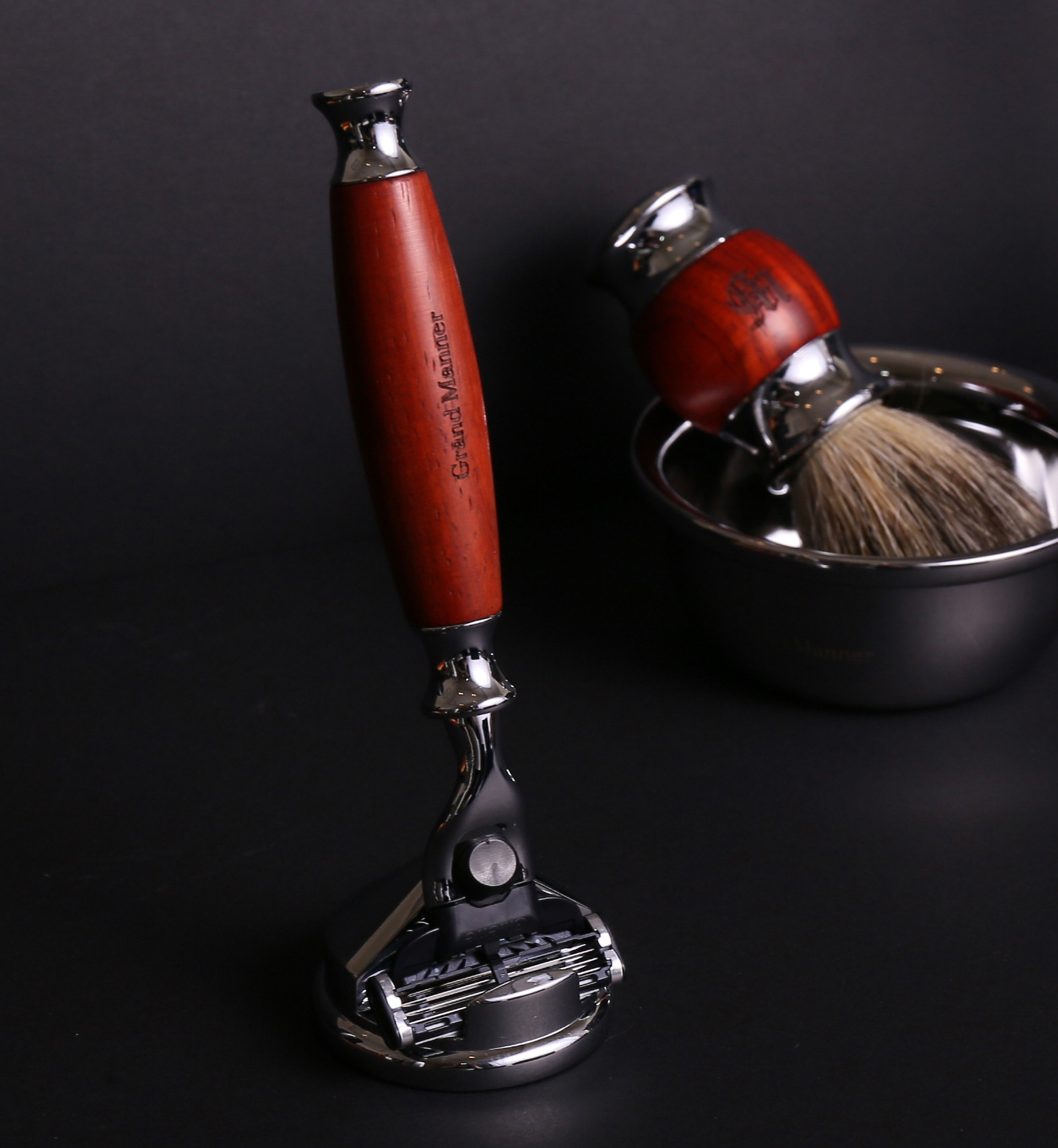 英國 Grand Manner 紅檀木 手動安全刮鬍刀（Mach3 / 鋒速3刀片）
