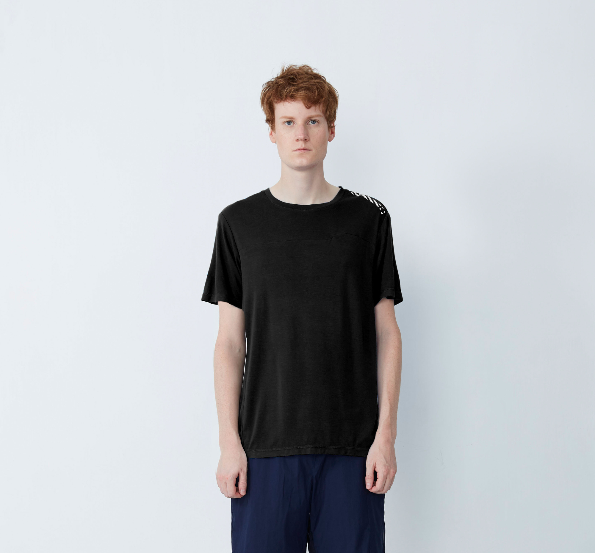 走路工-膠原蛋白消臭Tee(黑)