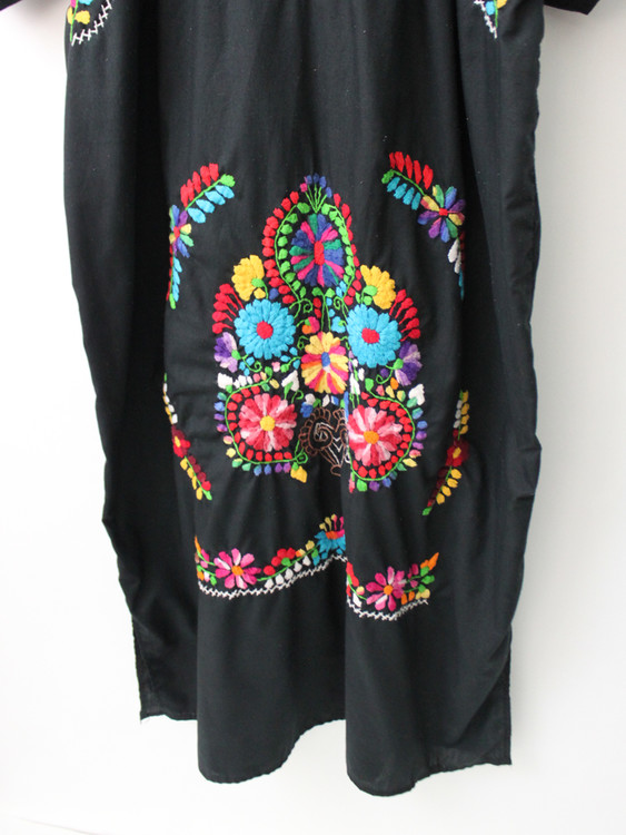 Taiwan RE0602MD058 early summer black exquisite flowers embroidery  American Mexican embroidery ancient dress mexican dress REreburn - Pinkoi