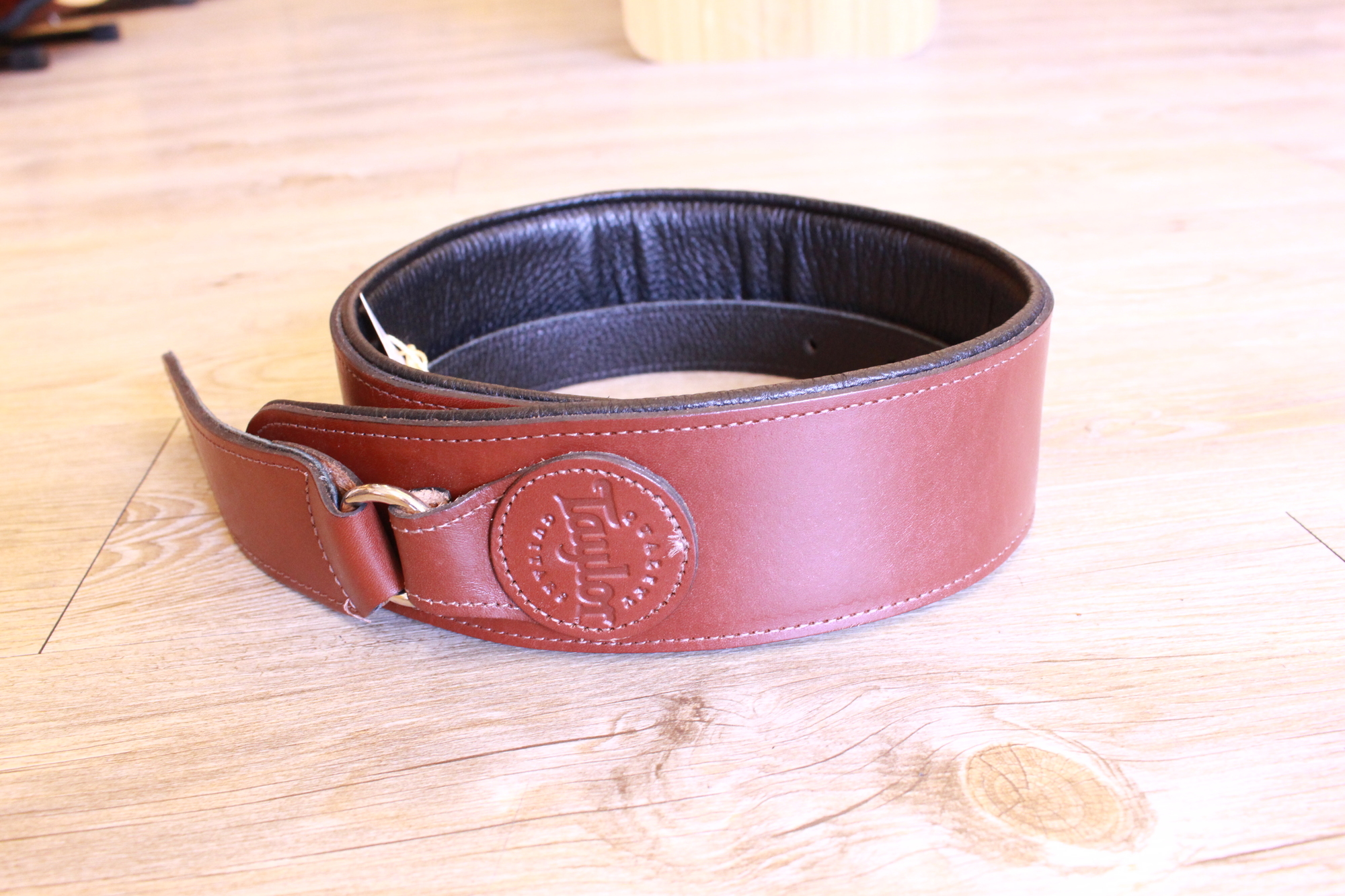 Taylor Taylor 吉他背帶 原廠背帶 真皮耐用好看 有品味 第 3 張圖片｜三峽配件 / 週邊