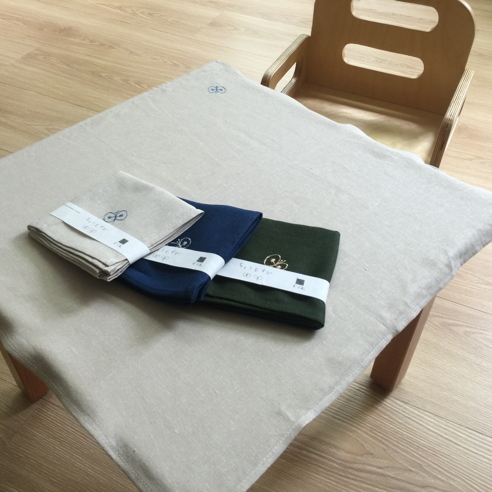 日本素色包巾（適用包裹禮物、便當盒或是斷奶桌布）