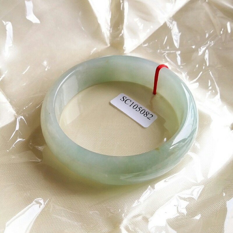 JP502 冰萍果綠寬版玉鐲 59.23mm (1.57)