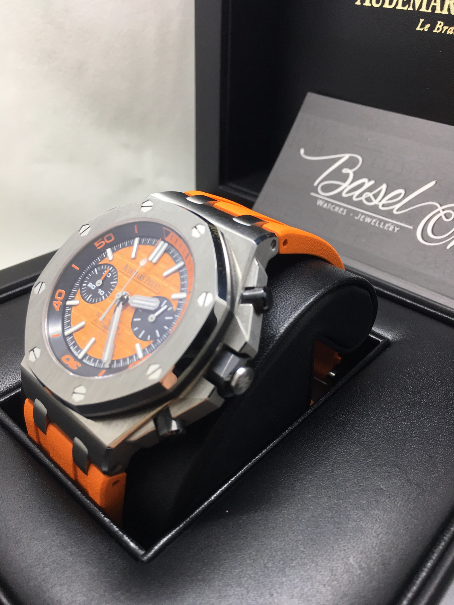 DISCONTINUED BRAND NEW AUDEMARS PIGUET 26703ST ORANGE RUBBER STRAP ROYAL OAK OFFSHORE DIVER CHRONOGRAPH ORANGE