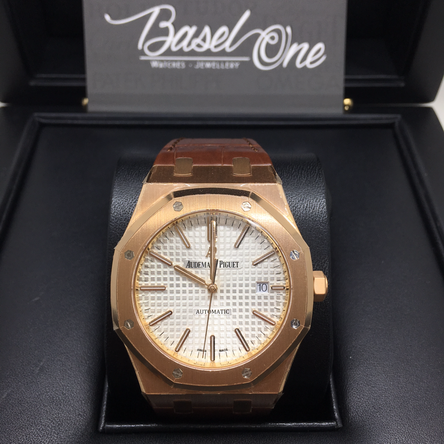 DISCONTINUED BRAND NEW AUDEMARS PIGUET 15400or ROYAL OAK SELFWINDING ROSE GOLD LEATHER WHITE