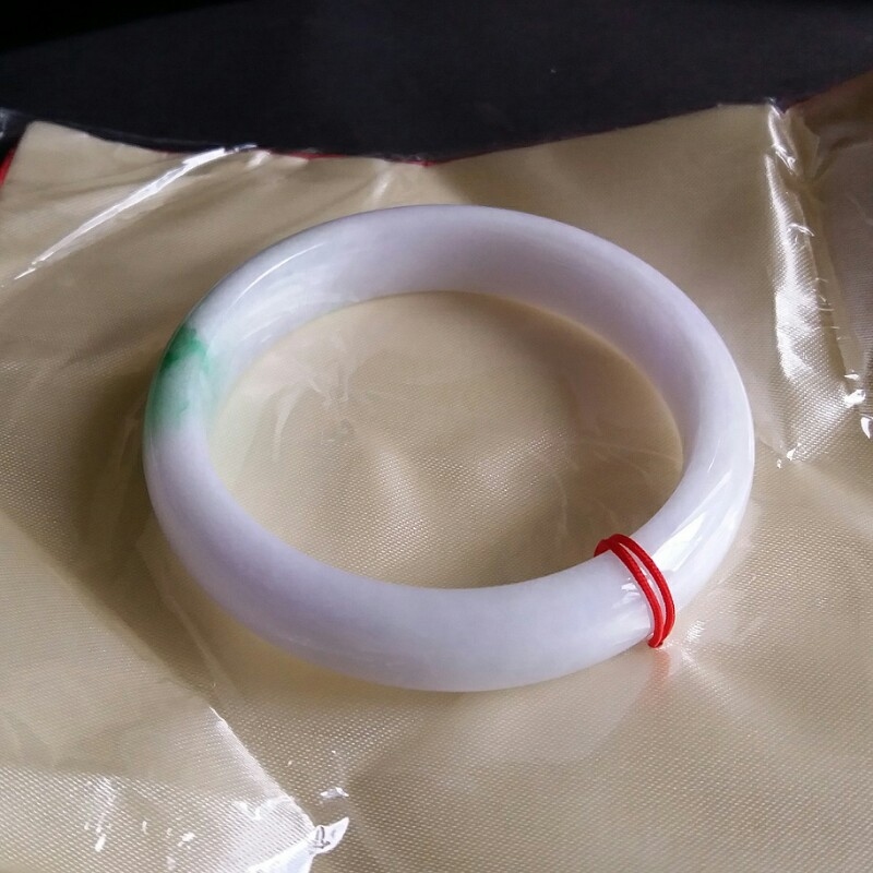 JP560 冰糯粉紫底飄陽綠玉鐲 57mm (1.52)