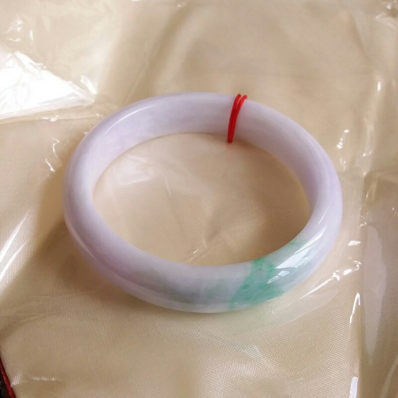JP560 冰糯粉紫底飄陽綠玉鐲 57mm (1.52)
