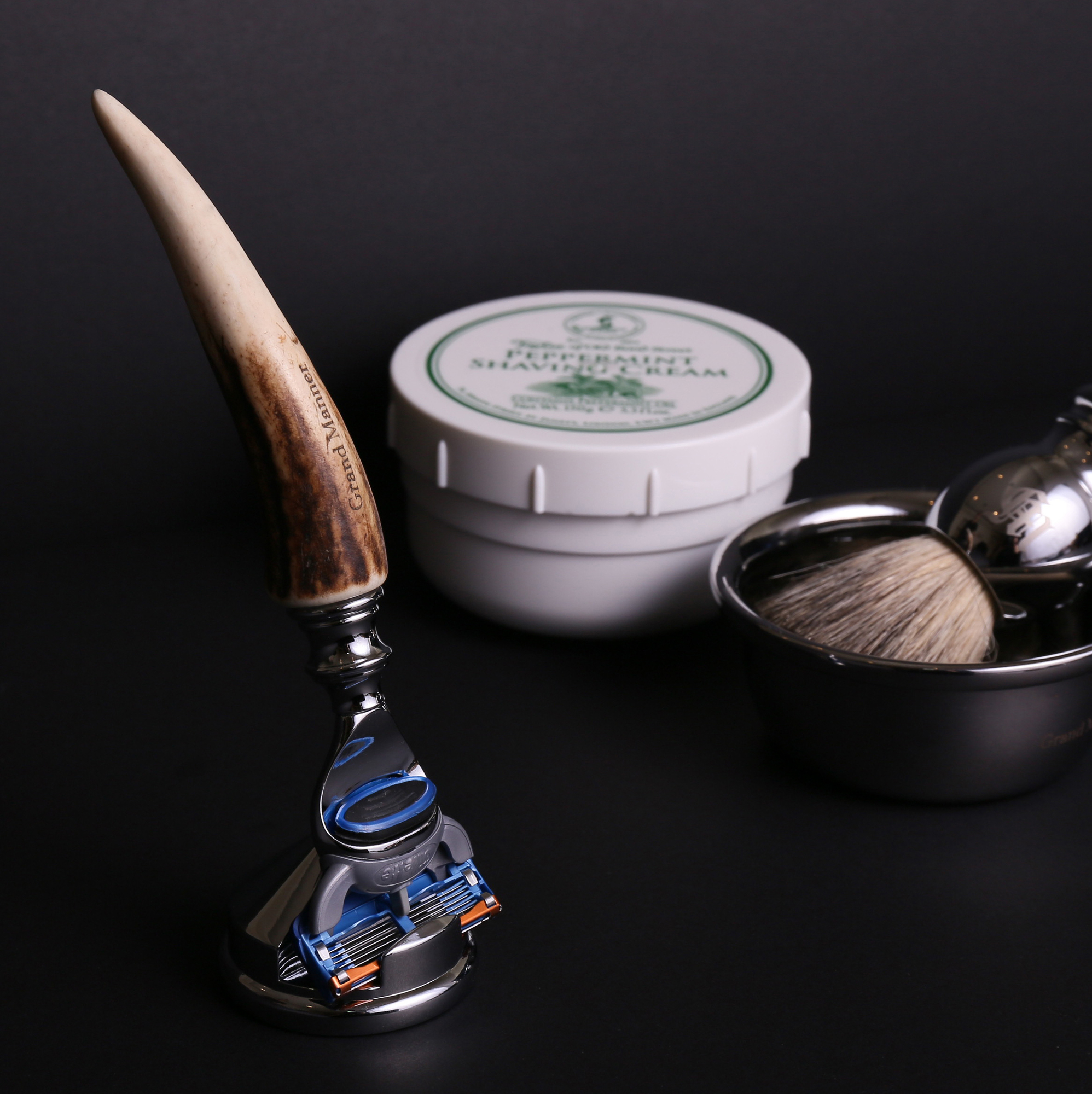 ★ 65折 ★ 傳世鹿角 手動安全刮鬍刀 5件超值組（Fusion / 鋒隱刀片）