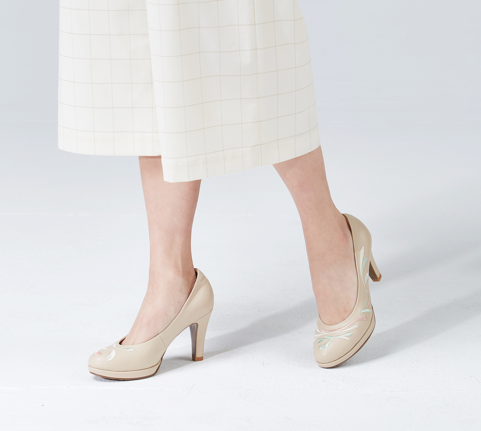 刺繡高跟鞋｜與子偕老 (淺可可)