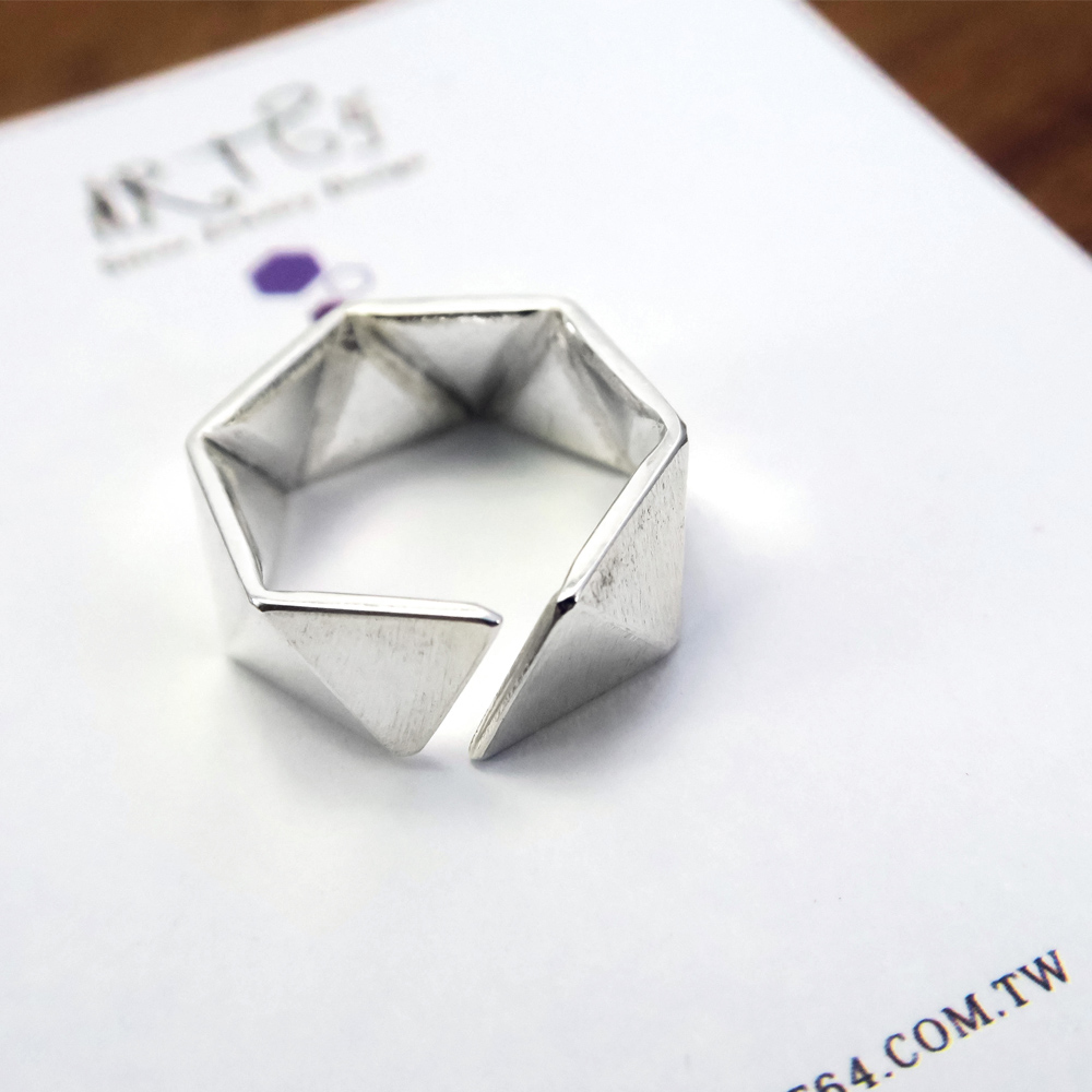 續未來 三角形(小) 925純銀戒指-64DESIGN