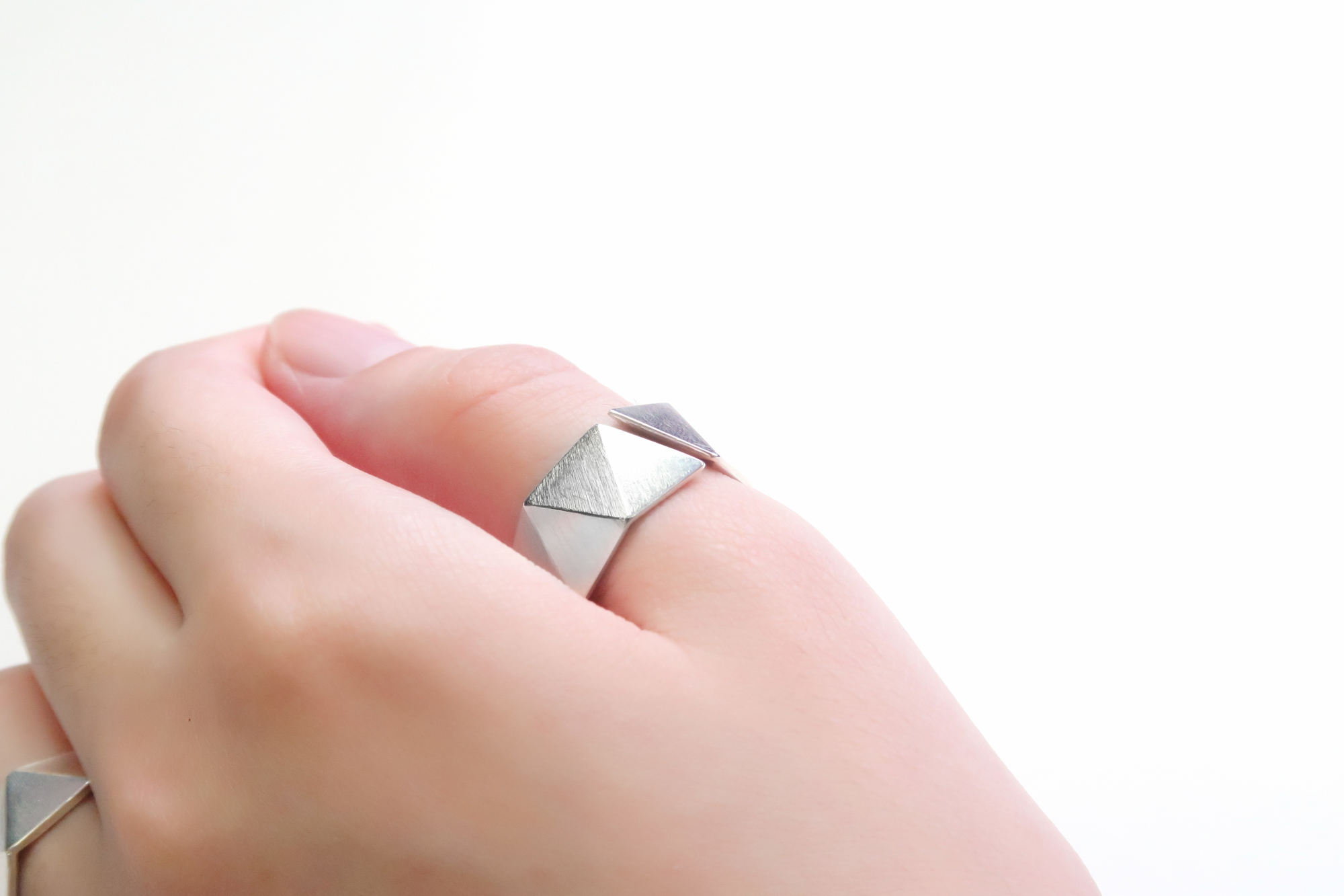 續未來 三角形(大) 925純銀戒指-64DESIGN