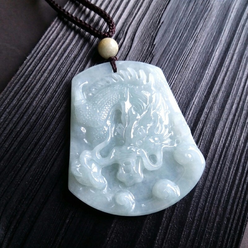 J578 冰糯淺綠龍吊墜牌