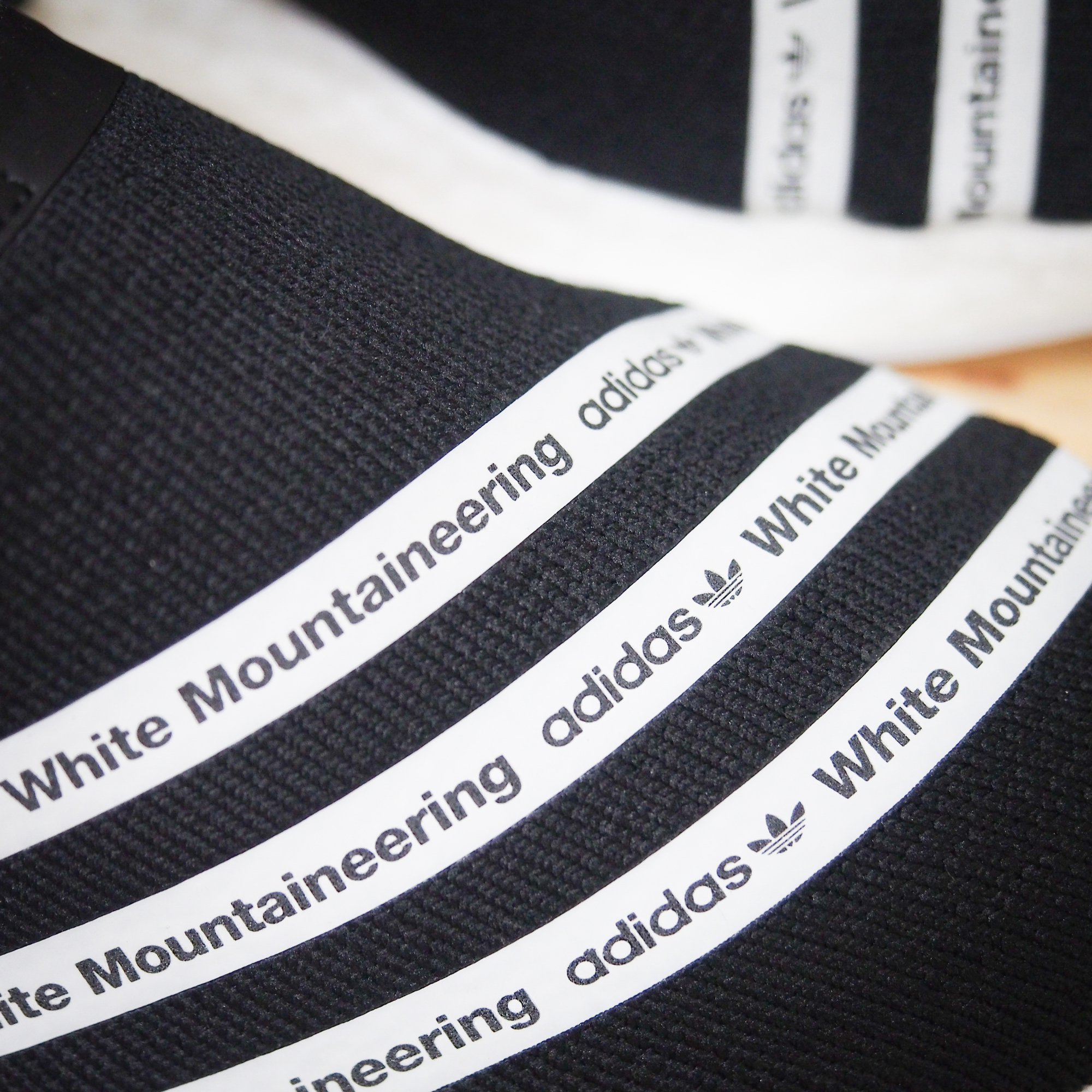 [現貨] Adidas White Mountaineering NMD R2 "Panda" CG3648