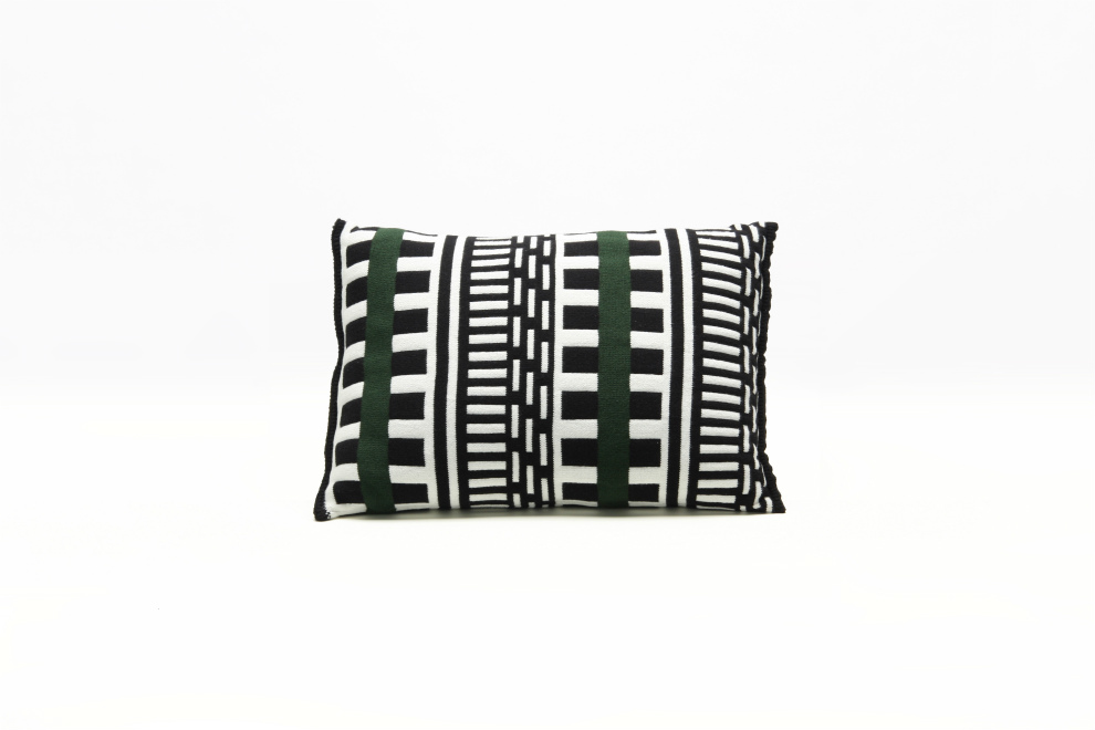Stripes Cushion L 靠枕/抱枕