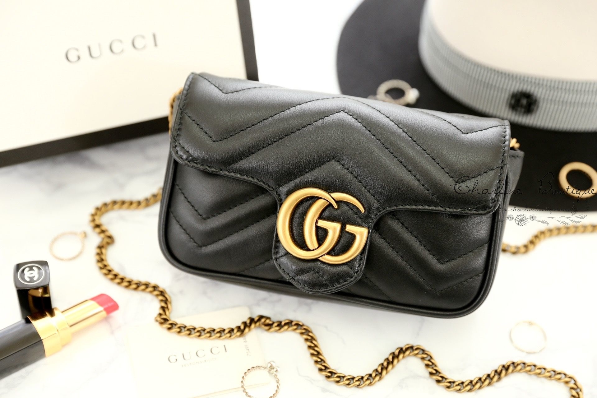 Gucci GG Marmont Matelassé Leather Super Mini Bag 黑色古銅金GG超迷你鍊帶肩背包